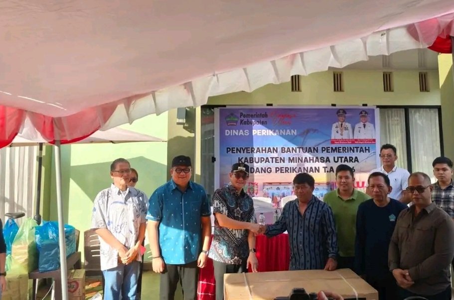 Lagi, Bupati JG Salurkan Bantuan Bibit Ikan di Desa Talawaan 7 Lagi, Bupati JG Salurkan Bantuan Bibit Ikan di Desa Talawaan