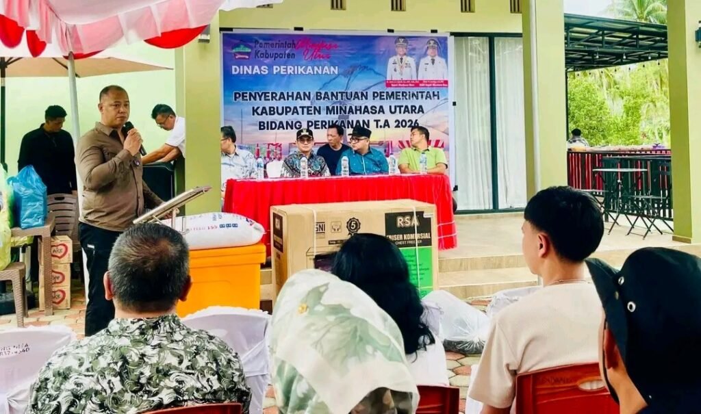 Lagi, Bupati JG Salurkan Bantuan Bibit Ikan di Desa Talawaan 5 Lagi, Bupati JG Salurkan Bantuan Bibit Ikan di Desa Talawaan