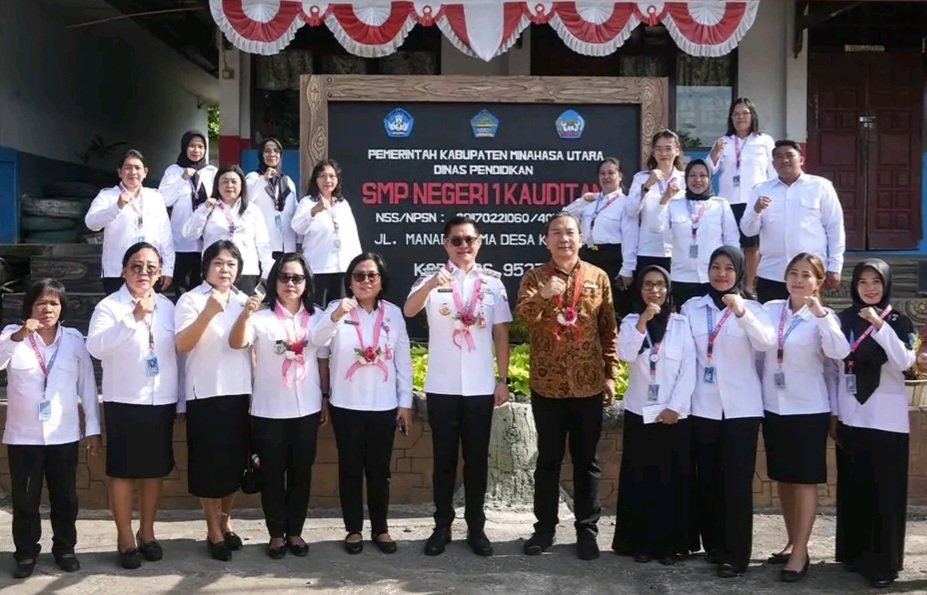 Blusukan ke Kecamatan Kauditan, Bupati JG Tinjau Langsung Kegiatan TKA 7 Blusukan ke Kecamatan Kauditan, Bupati JG Tinjau Langsung Kegiatan TKA