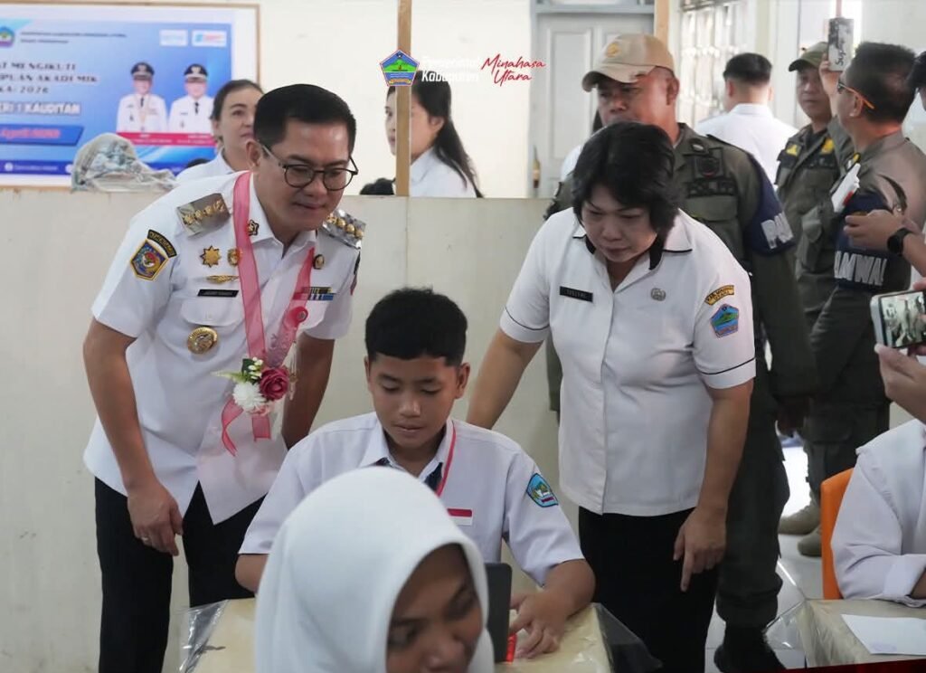 Blusukan ke Kecamatan Kauditan, Bupati JG Tinjau Langsung Kegiatan TKA 3 Blusukan ke Kecamatan Kauditan, Bupati JG Tinjau Langsung Kegiatan TKA