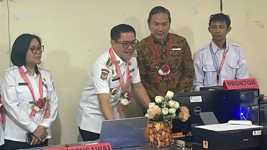 Blusukan ke Kecamatan Kauditan, Bupati JG Tinjau Langsung Kegiatan TKA 4 Blusukan ke Kecamatan Kauditan, Bupati JG Tinjau Langsung Kegiatan TKA