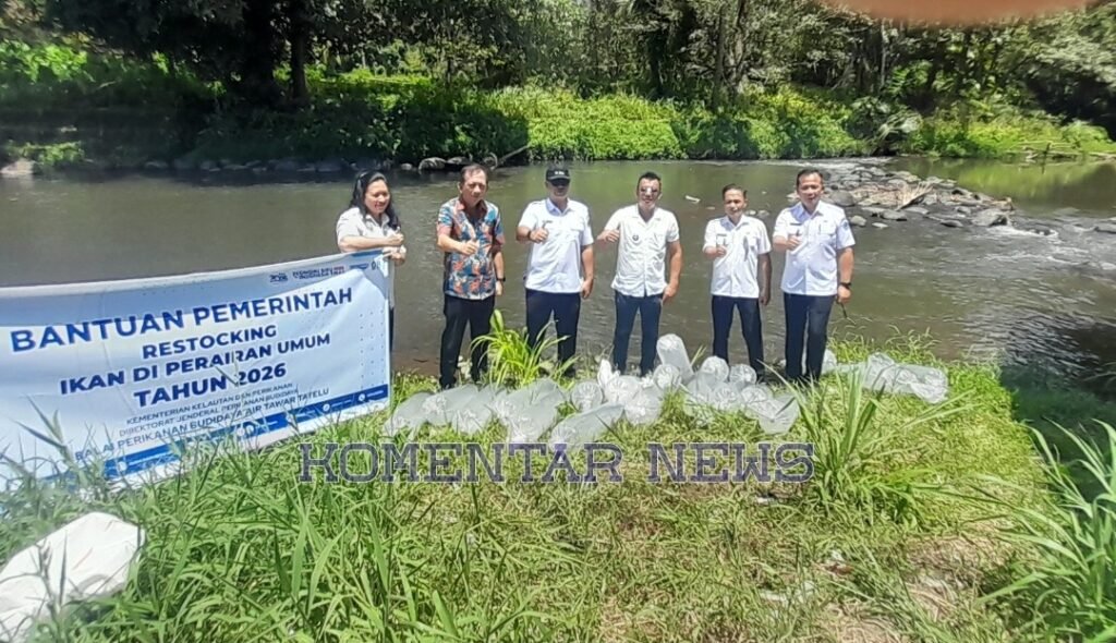 Dukung Program Indonesia Asri, Pemkab Minut Kolaborasi Dengan BPAT Tatelu Lepas Ribuan Benih Ikan di Sungai Talawaan