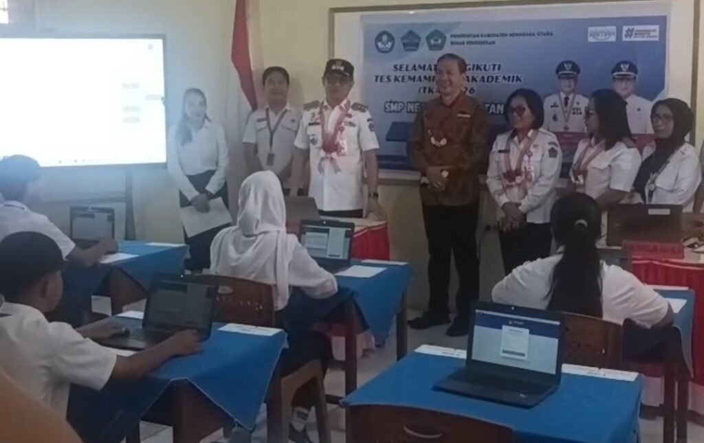 Blusukan ke Kecamatan Kauditan, Bupati JG Tinjau Langsung Kegiatan TKA 5 Blusukan ke Kecamatan Kauditan, Bupati JG Tinjau Langsung Kegiatan TKA