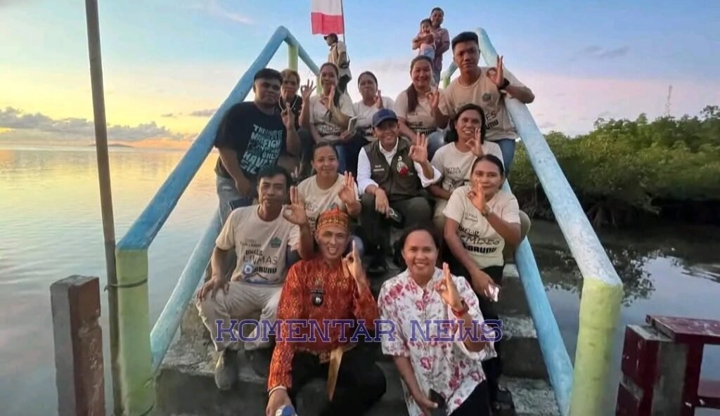 Selain Serahkan SK Pengelolaan Hutan Mangrove, Menteri Kehutanan Raja Juli Antoni Tinggalkan Kenang-Kenangan di Desa Darunu