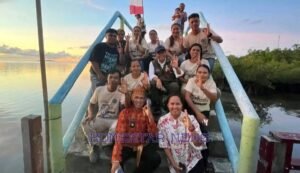 Selain Serahkan SK Pengelolaan Hutan Mangrove, Menteri Kehutanan Raja Juli Antoni Tinggalkan Kenang-Kenangan di Desa Darunu 4 Selain Serahkan SK Pengelolaan Hutan Mangrove, Menteri Kehutanan Raja Juli Antoni Tinggalkan Kenang-Kenangan di Desa Darunu