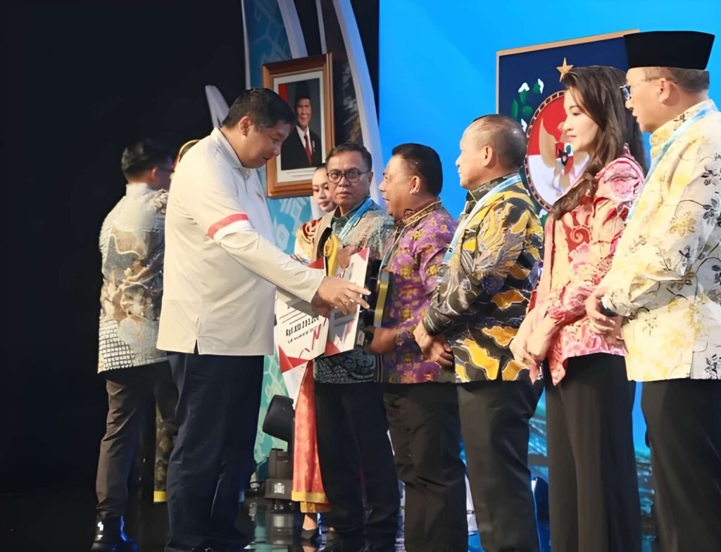 Deretan Prestasi Sherly Tjoanda: Borong 2 Penghargaan Nasional hingga Tegur Harga Beras Melonjak, Stok Beras 80 Persen Masih dari Luar! 3 Deretan Prestasi Sherly Tjoanda: Borong 2 Penghargaan Nasional hingga Tegur Harga Beras Melonjak, Stok Beras 80 Persen Masih dari Luar!