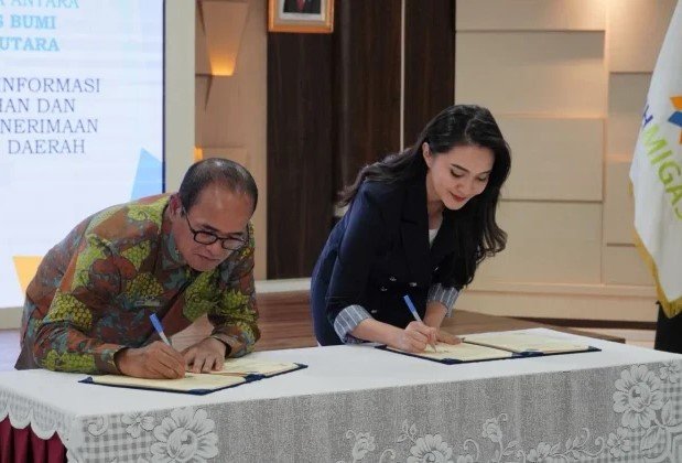 Deretan Prestasi Sherly Tjoanda: Borong 2 Penghargaan Nasional hingga Tegur Harga Beras Melonjak, Stok Beras 80 Persen Masih dari Luar! 4 Deretan Prestasi Sherly Tjoanda: Borong 2 Penghargaan Nasional hingga Tegur Harga Beras Melonjak, Stok Beras 80 Persen Masih dari Luar!